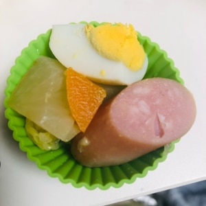 じゃがいもと人参とたまねぎとウインナーのコンソメ煮